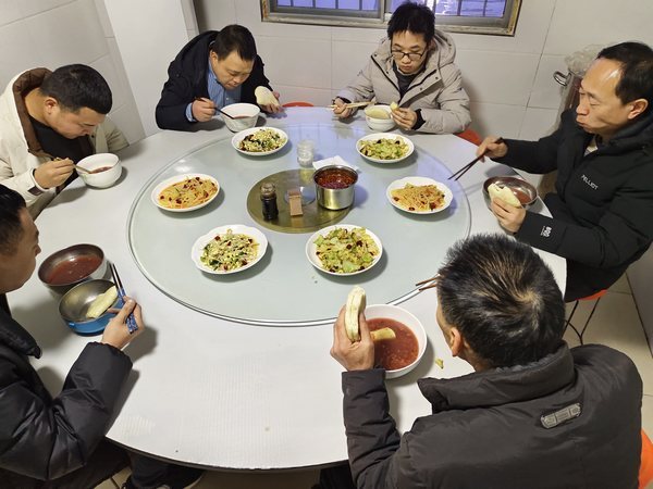 陜煤建設(shè)路橋分公司：心系職工辦實(shí)事，暖心舉措惠職工